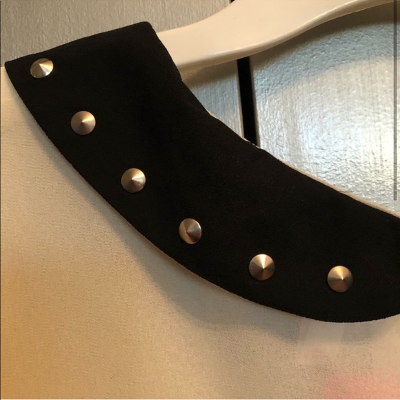 Studded collar blouse - Picture 3 of 9